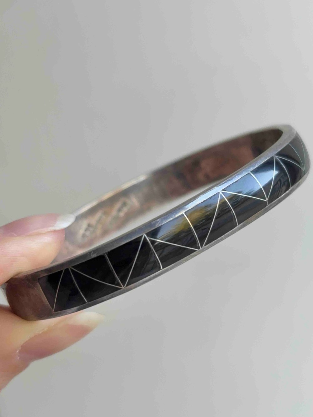 Vintage Signed Taxco Sterling Silver Black Onyx Inlay Hinged Bangle Bracelet